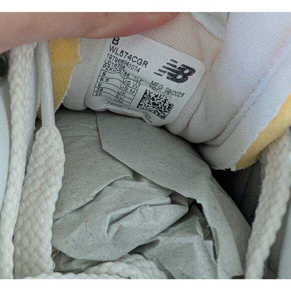 New Balance Women's 574 Classics Sea Salt with New Spruce Sneakers NEW! - Picture 8 of 9